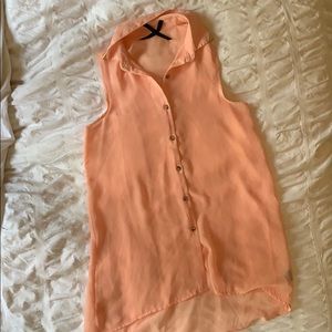 Light pink sleeveless top